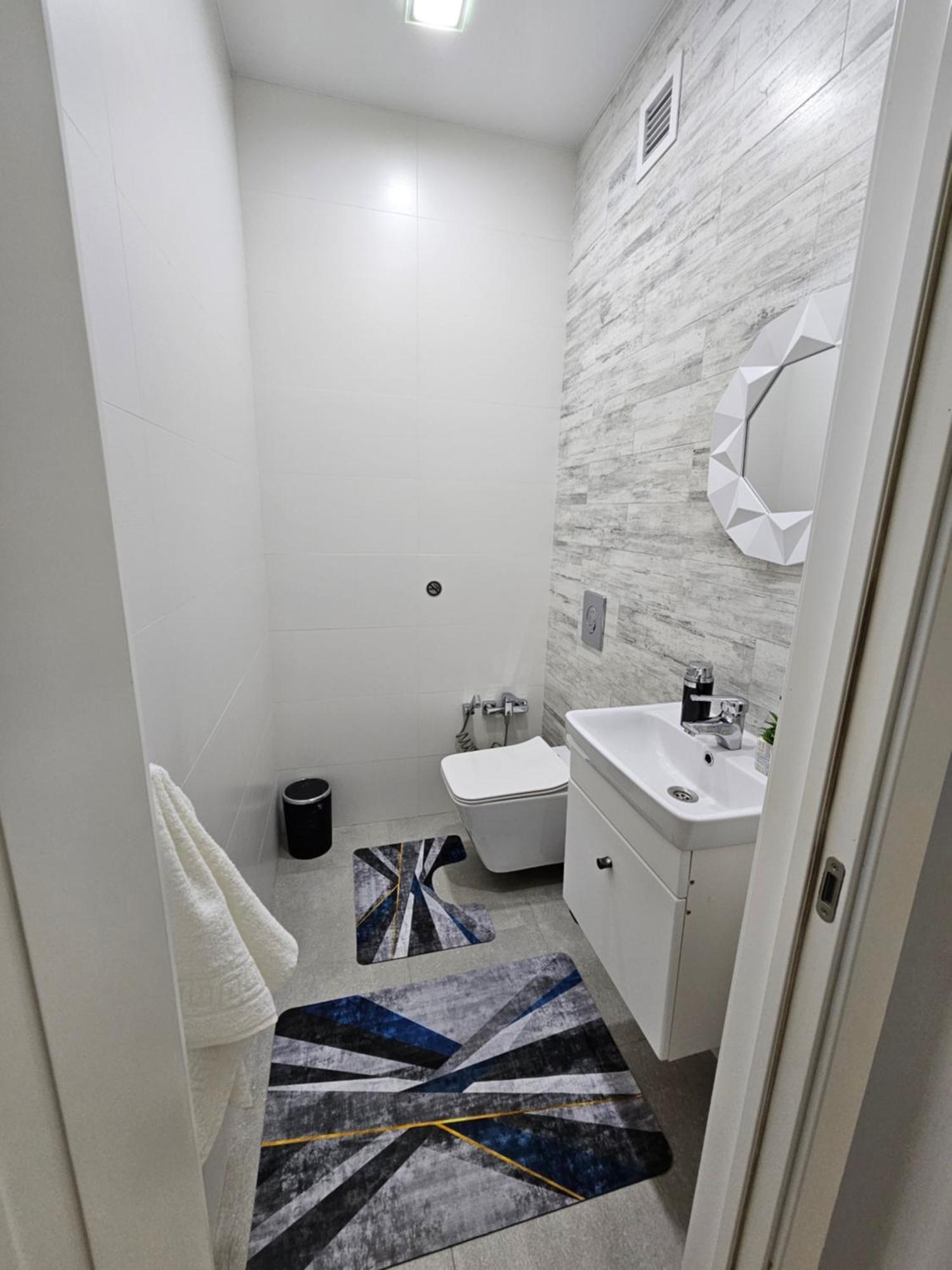3 Room Gagarin Park Residential Complex Near Mega Shopping Mall Almatý Exterior foto
